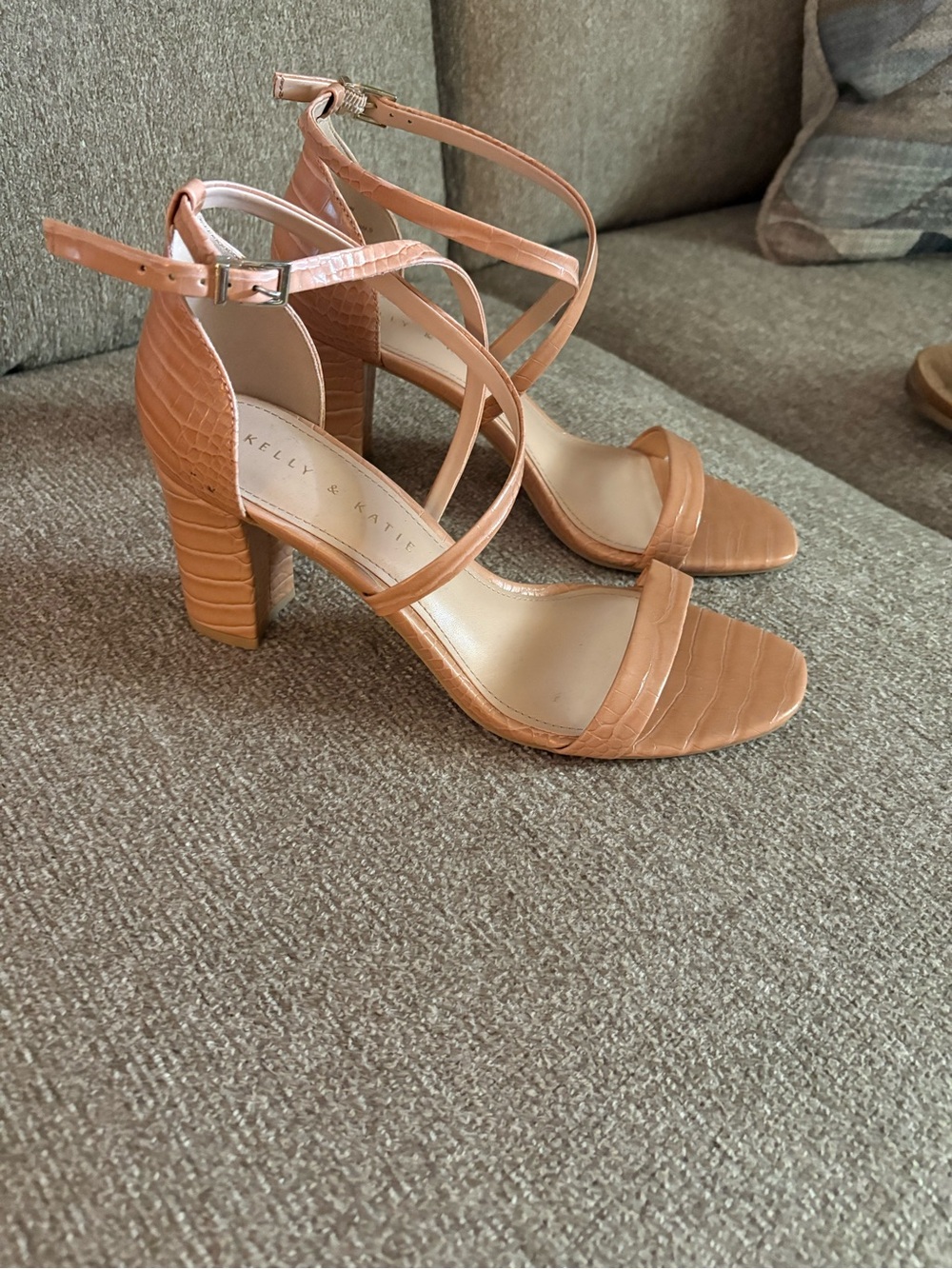 Kelly and Katie Tan Strappy Sandal Block Heel 8M